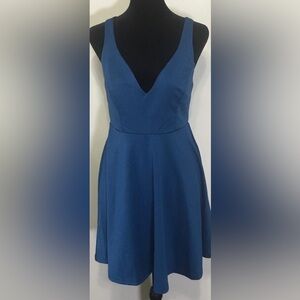 Fancying sleeveless dress midi size medium